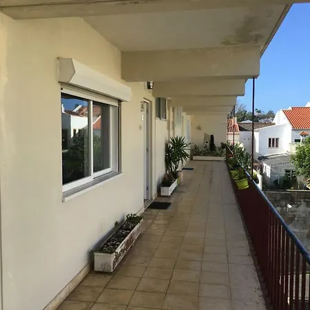 The Good Hive Apartman