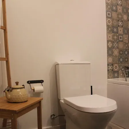 The Good Hive Apartman